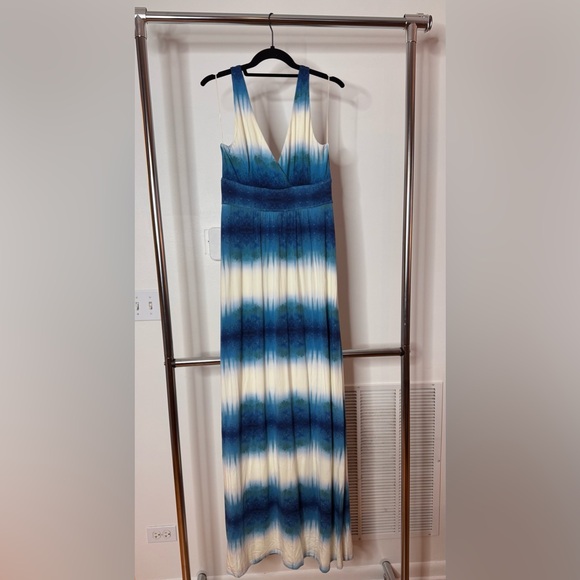 Tart Blue and White Dress - Picture 1 of 5
